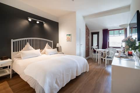 Hamburg–Lüneburg, bath, Netflix & kitchen