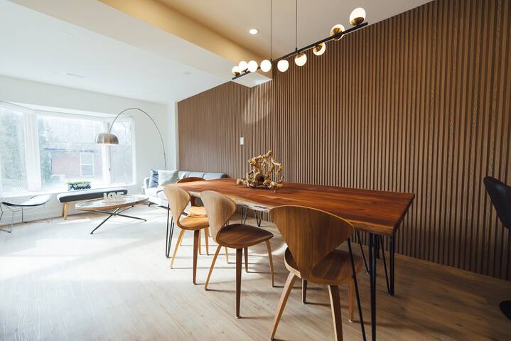 ☆ Downtown Mid-Century Duplex House ☆FREE PARKING☆ gallery image 2