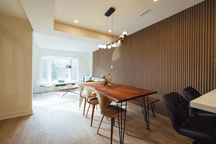 ☆ Downtown Mid-Century Duplex House ☆FREE PARKING☆ gallery image 5