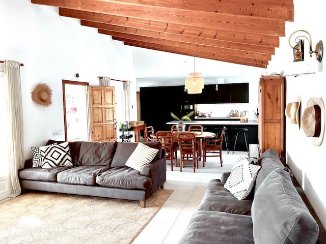 VILLA RAIA, Binibeca Nou – 5 bedroom, private pool gallery image 5