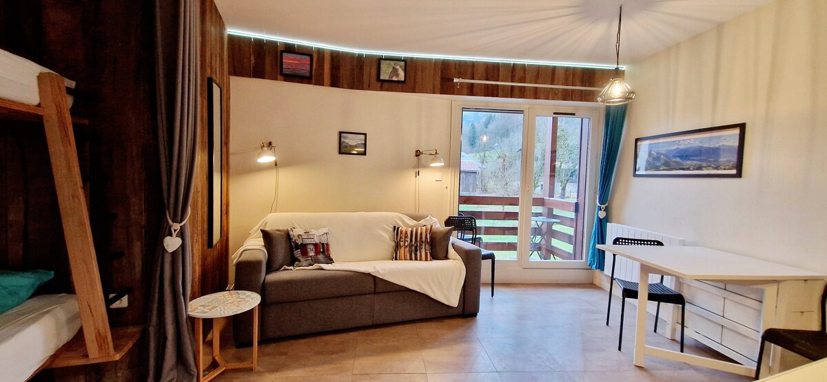 Top performing Airbnb: Charming studio in the mountains, 4 seasons in Morillon