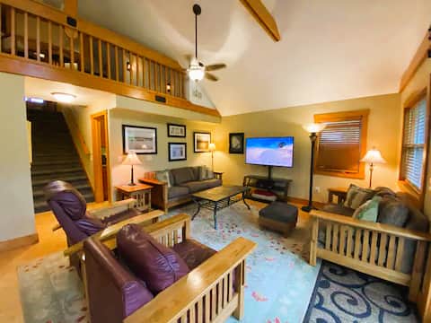 Avalon Lodge
2 Baths /4 Bedroom Lansing & MSU