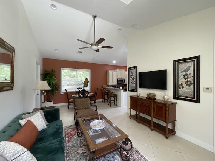 แนวคิดแบบเปิดห้องนั่งเล่นห้องรับประทานอาหารและห้องครัว