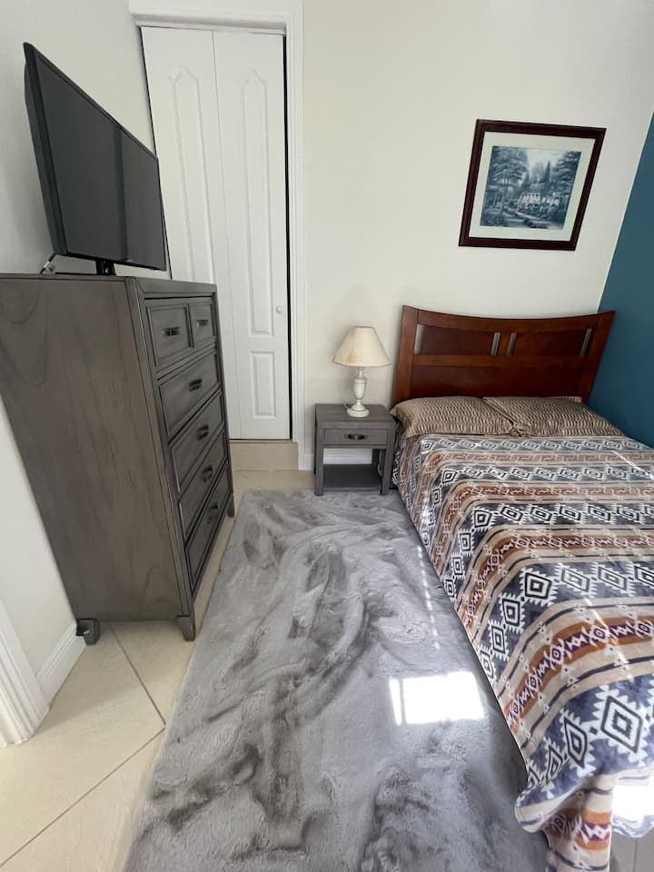 ห้องนอนที่สอง (Second Bedroom)