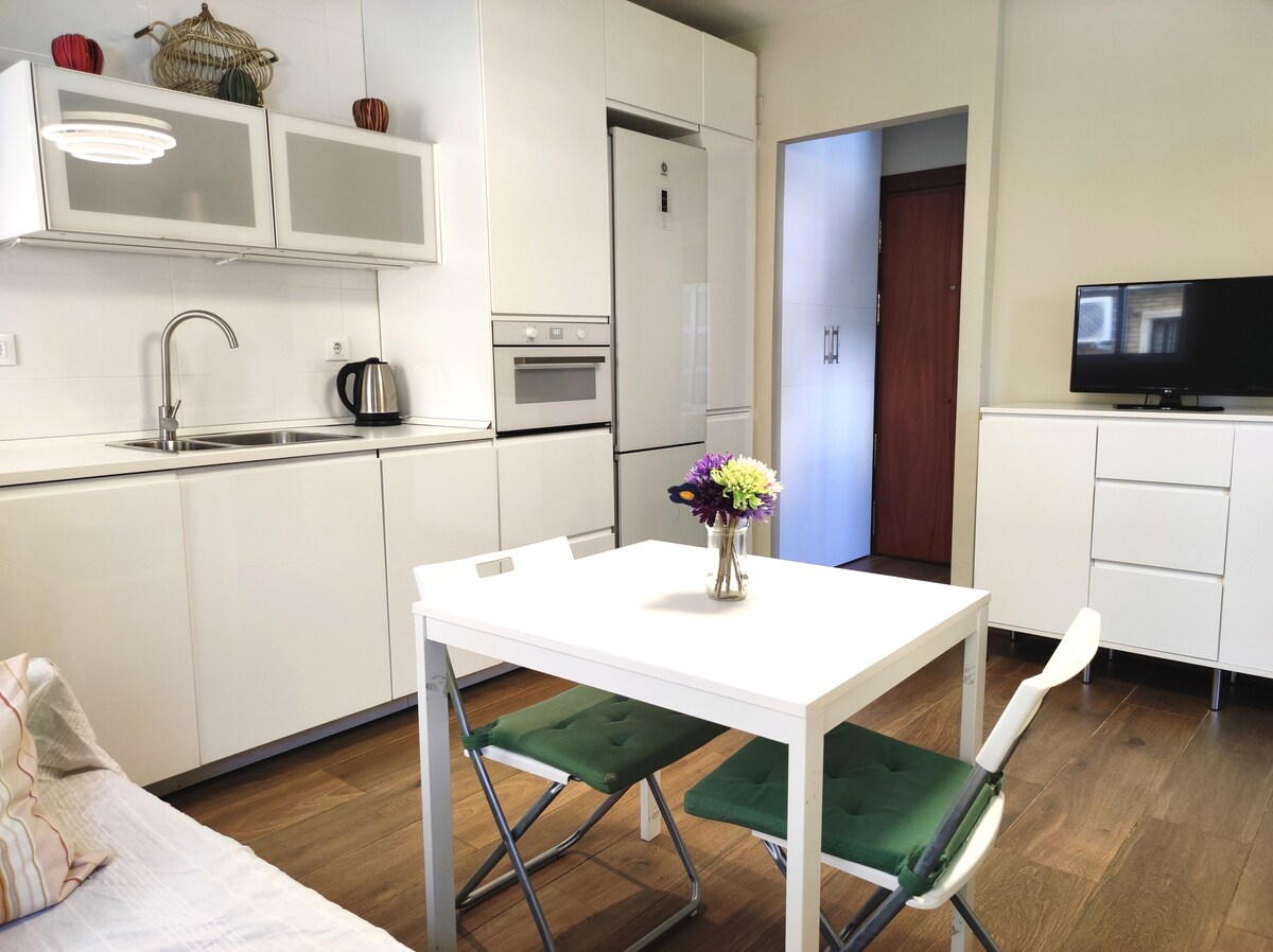 Top Airbnb: Bricked. Parking Included. Cradle of Flamenco in San Julián