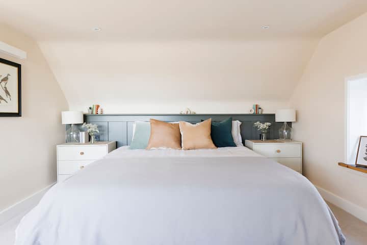 ห้องนอนซูเปอร์คิงไซส์ (6) ชั้น 3  อิเลคทรอนิคส์ BLACK OUT BIN