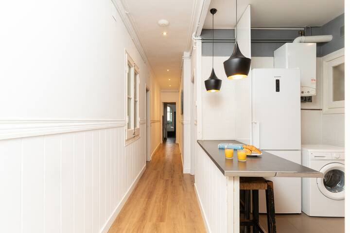 TSA Gran Via | 4 Bed Spacious Apartment gallery image 4