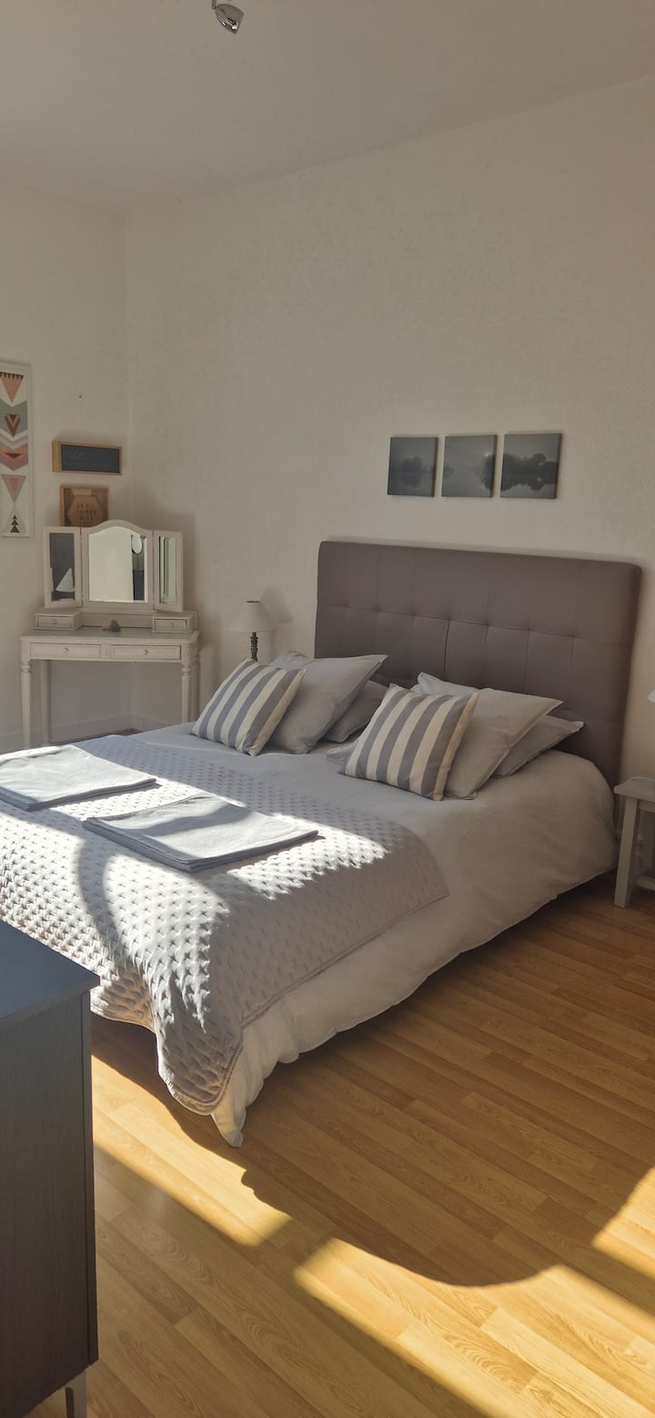 卧室，床160x200，Hâvre de Cray Amboise小屋