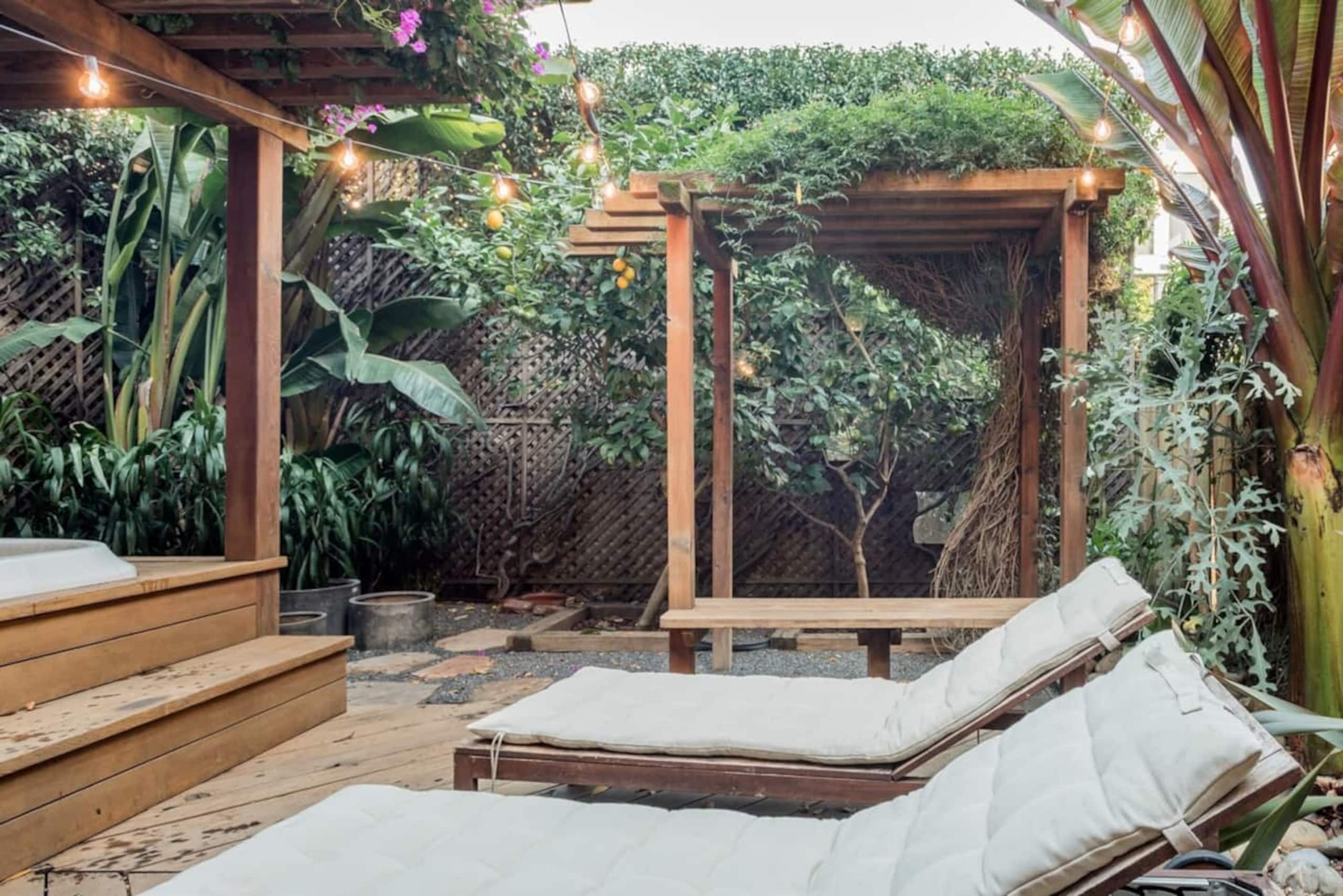 Home in San Francisco · ★4.95 · 1 bedroom · 2 beds · 1 bath - Image 24