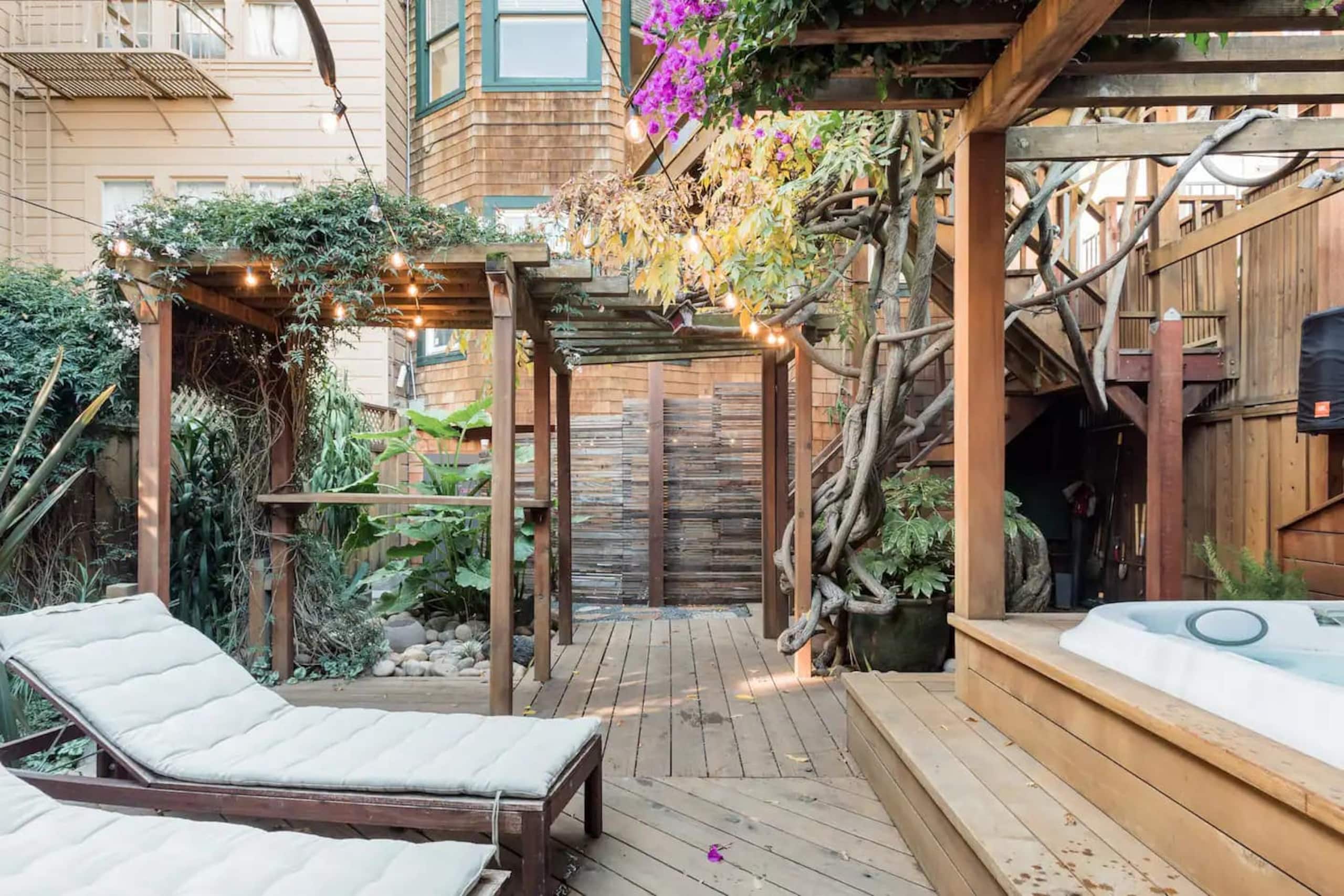 Home in San Francisco · ★4.95 · 1 bedroom · 2 beds · 1 bath - Image 22