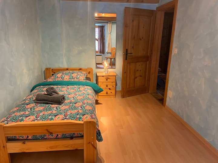 غرفة النوم 2