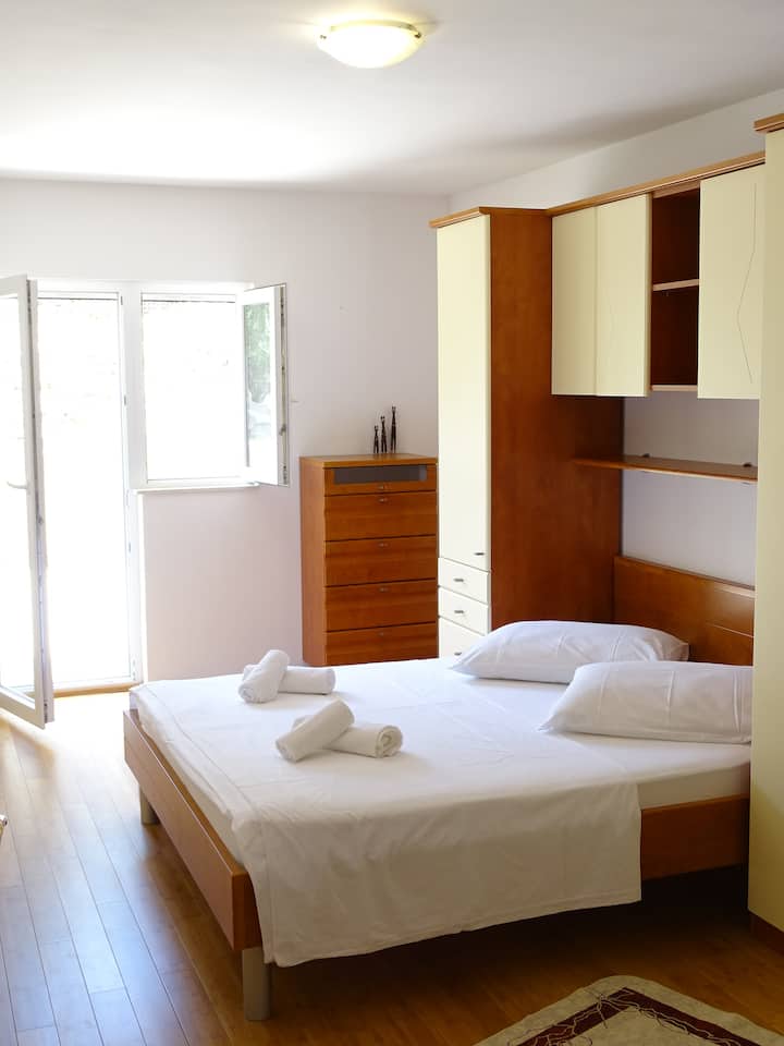 غرفة النوم 1