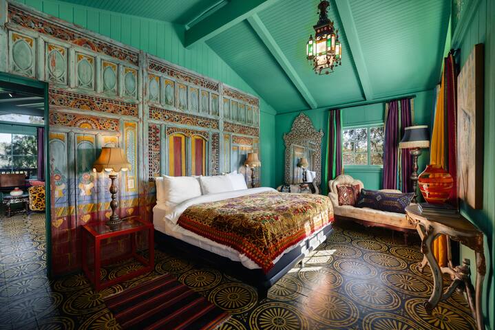 The Farmhouse with Cedar Hot Tub gallery image 4