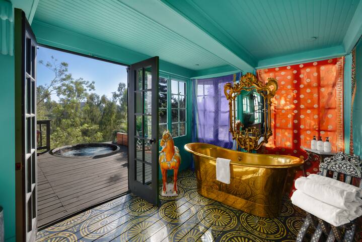 The Farmhouse with Cedar Hot Tub gallery image 5