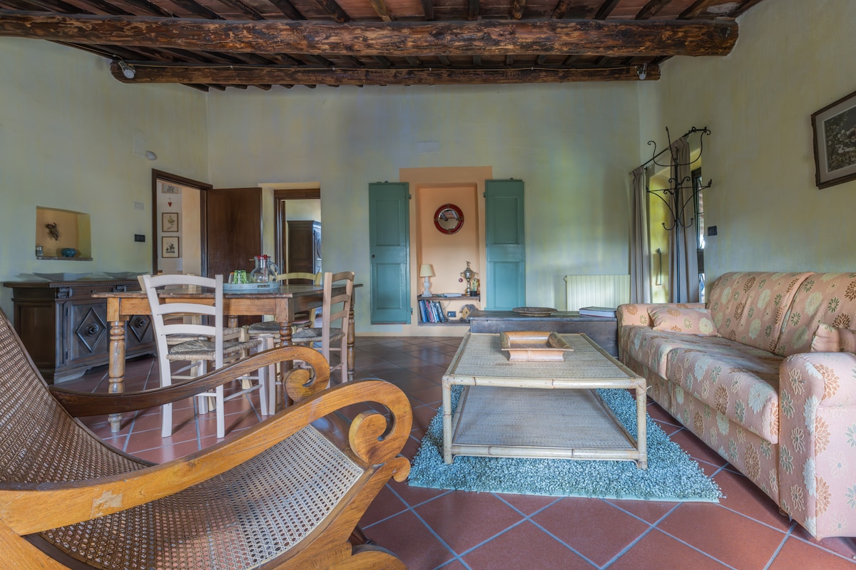 Popular Airbnb listing: Charming suite in Tuscan farmhouse in Arezzo
