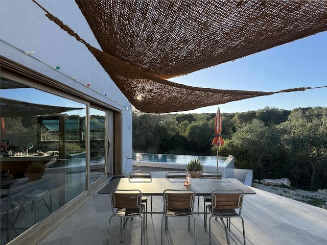 Villa with pool and sea view near Ostuni