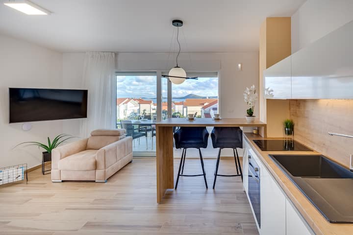 Apartment A5|spacious Luxury Stay With Heated Pool - Croatia
