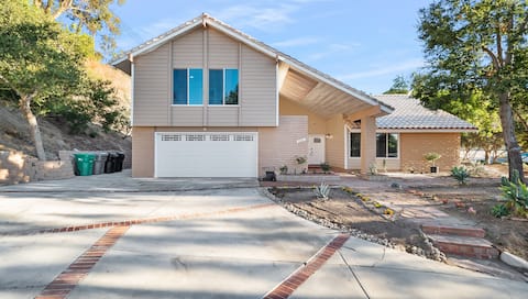 4BD:3BA+ Dual Master Suite King Beds : Pool & Spa