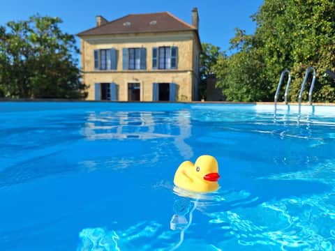 House for 10 people with private pool (May-September)