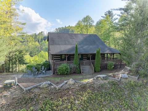 Lions Den- Family Friendly High Country Escape!