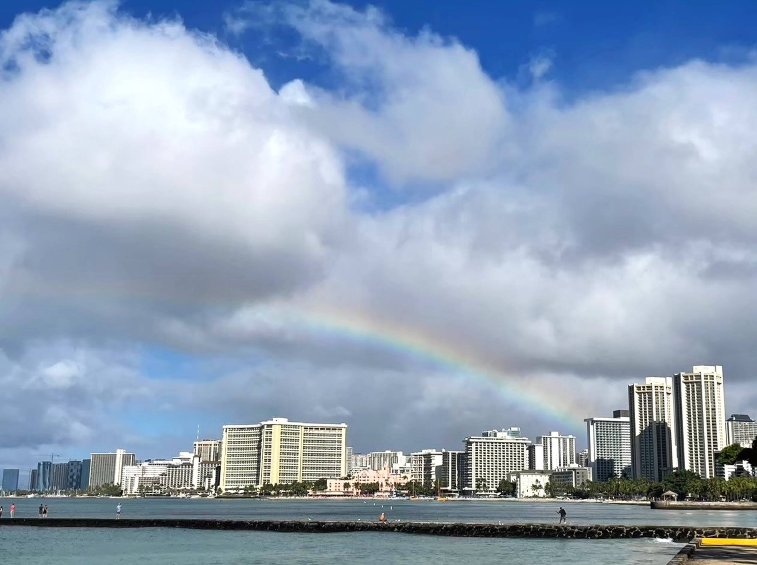 Condo in Honolulu · ★4.64 · Studio · 2 beds · 1 bath - Image 27