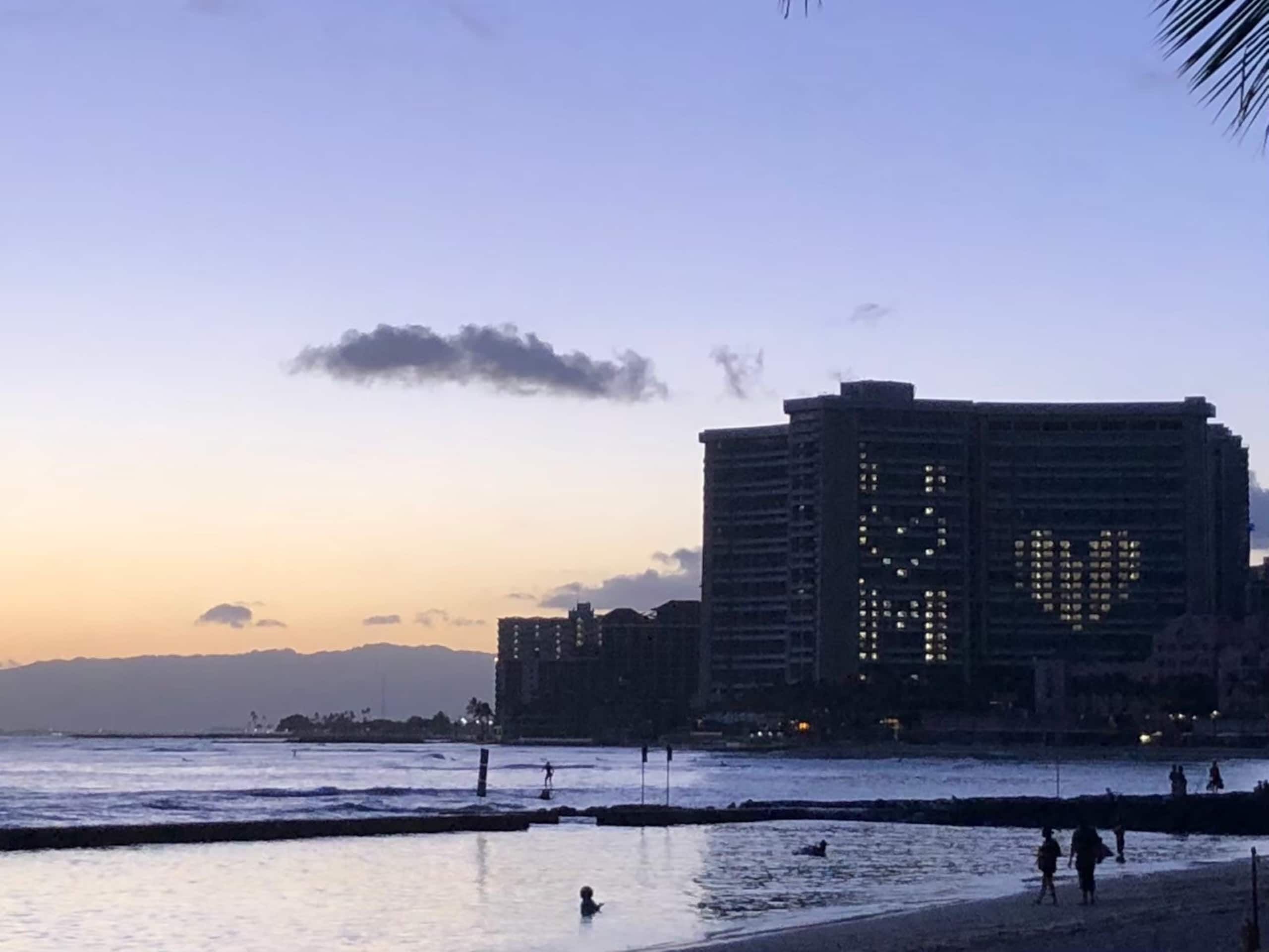 Condo in Honolulu · ★4.64 · Studio · 2 beds · 1 bath - Image 26