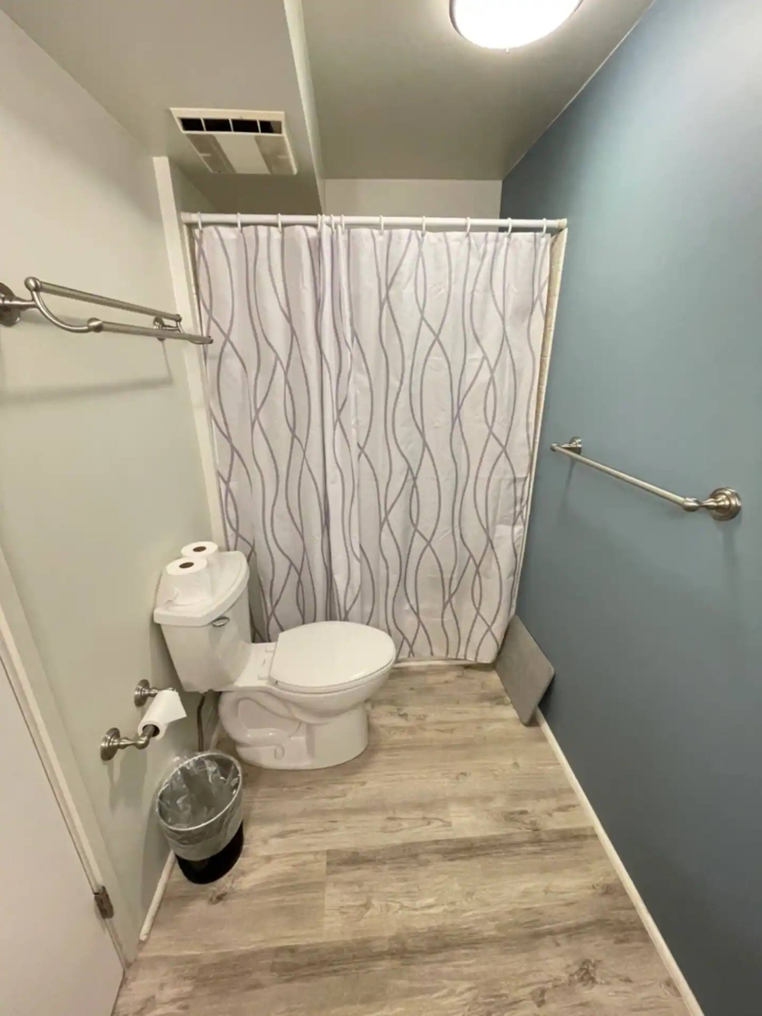 Condo in Honolulu · ★4.64 · Studio · 2 beds · 1 bath - Image 10