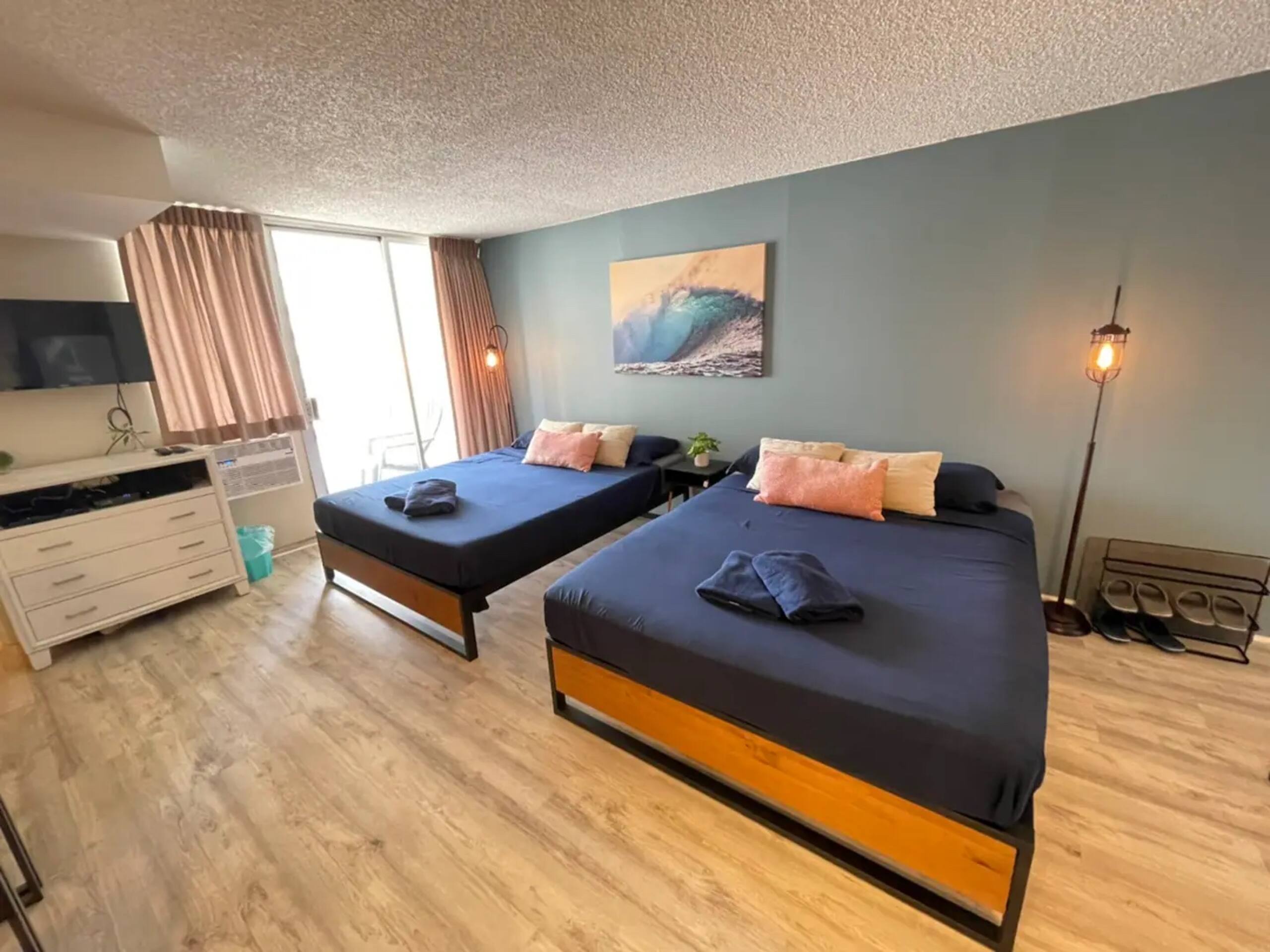 Condo in Honolulu · ★4.64 · Studio · 2 beds · 1 bath - Image 21