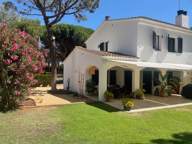 Casa de 3 hab, piscina, playa, delante del golf