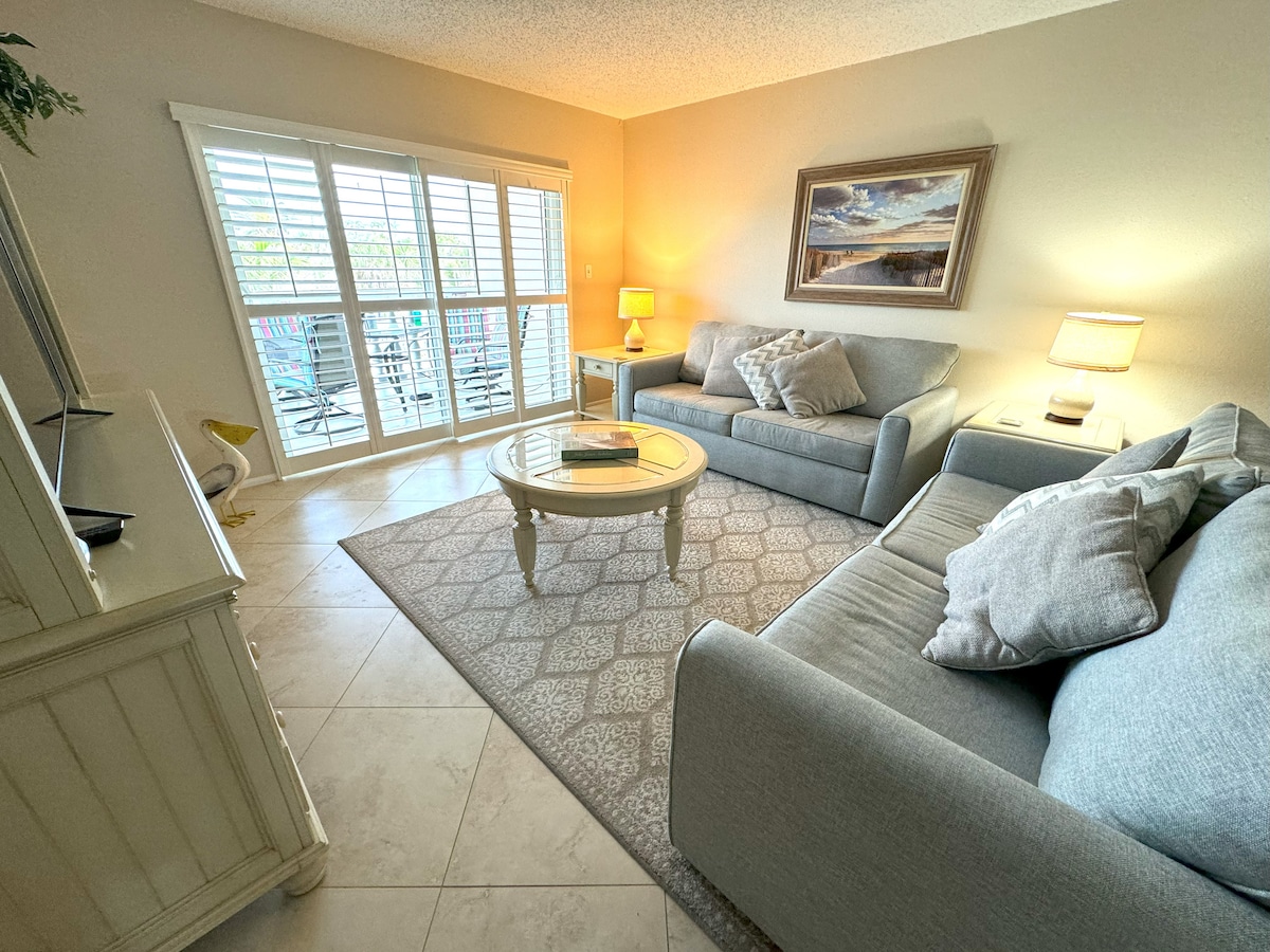 Successful Airbnb property: Breakers West B1, Steps to the Beach! in Sanibel