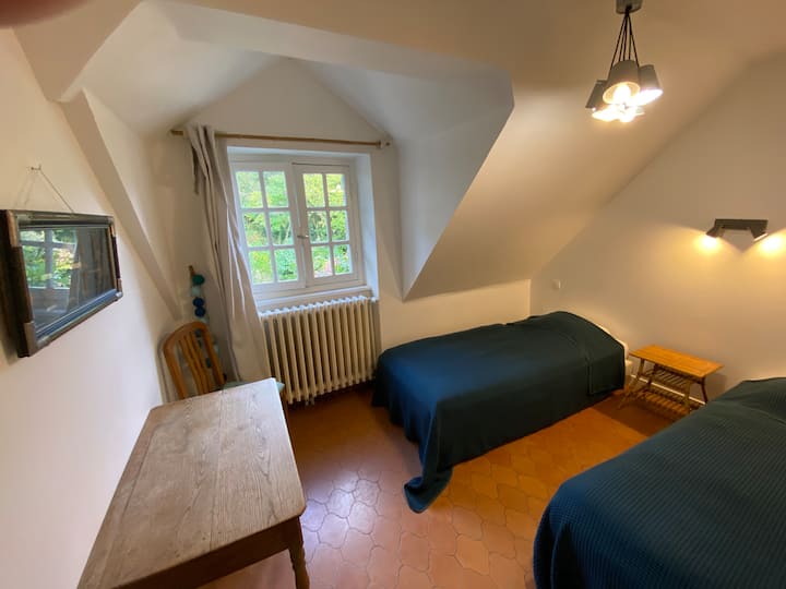 غرفة النوم 2