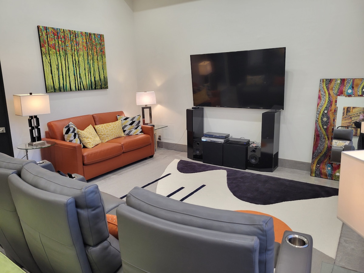 75 inch smart tv met dvd-speler en speciale werkruimte