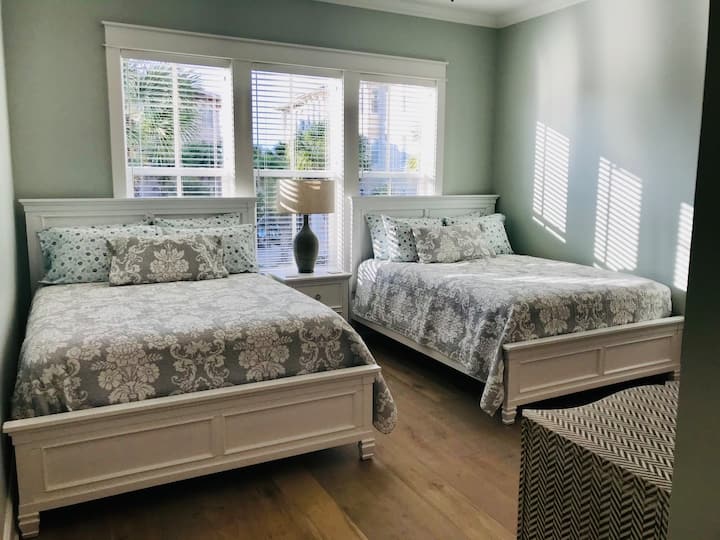 Double queen, me suitë. Kati i dytë.