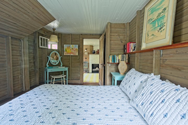 ห้องนอนควีนไซส์ 1 บนชั้นสอง