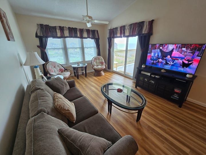 Perfect Location With Great Views And Water Access - Outer Banks, NC