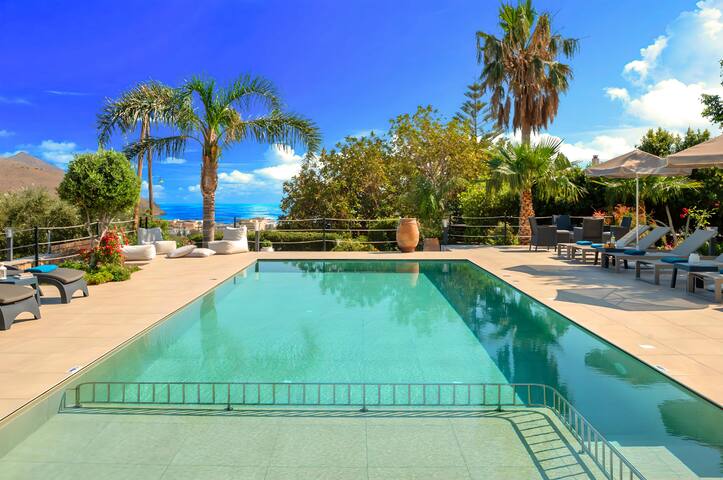 Cretan Dream Villa with Private Pool gallery image 3