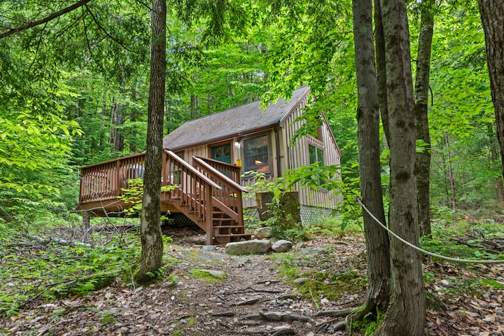 Enchanting Rustic Mountain Cabin. - Ossipee, NH