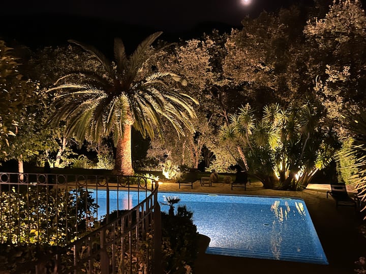 Le Revest-les-eaux : Villa Avec Vue Exceptionnelle - Toulon