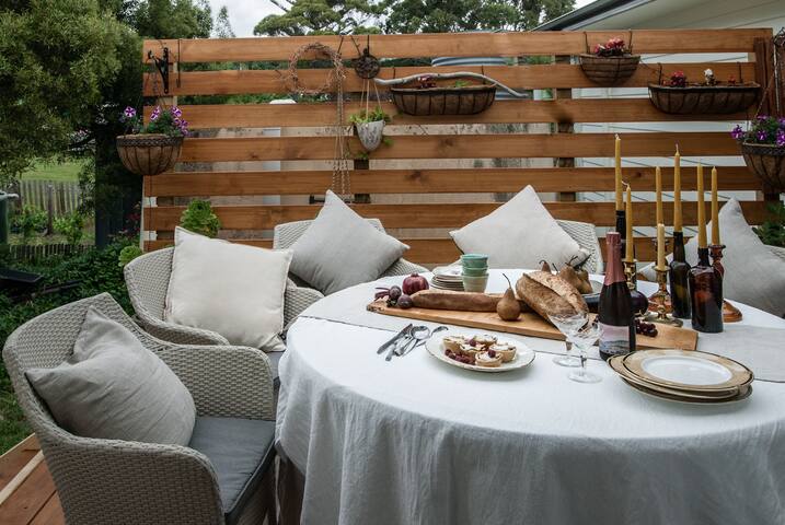 Ocean beach front, (Pillar) 3 Capes Cottage. gallery image 3