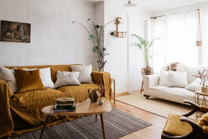 Ocean beach front, (Pillar) 3 Capes Cottage. gallery image 2