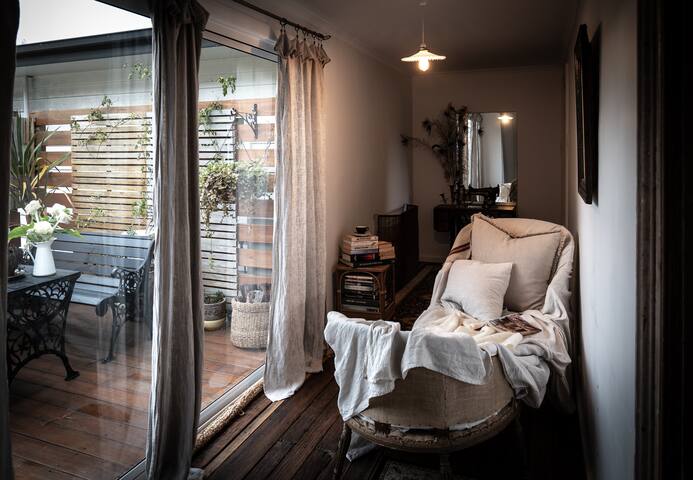 Ocean beach front, (Pillar) 3 Capes Cottage. gallery image 4