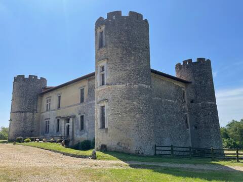 Castle with views of the Pyrenees near beaches