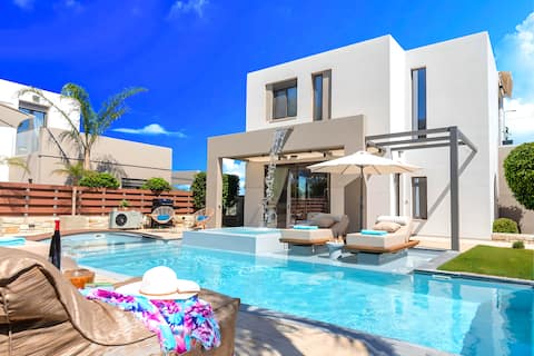 Minoas Sea Villa Heated Pool
