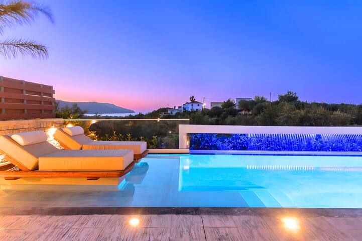 Lifestyle Lux Villa Heated Pool gallery image 2