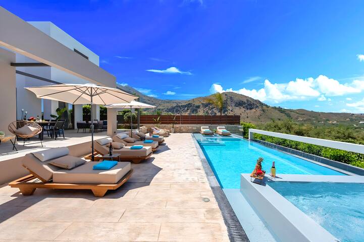 Minoas Sea Villa Heated Pool gallery image 5