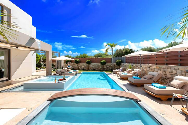 Lifestyle Lux Villa Heated Pool gallery image 5