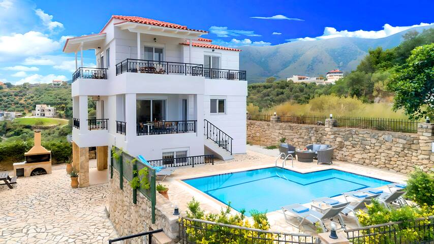 Mare Blue Villa Heated Pool