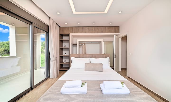 Minoas Sky Villa | HotelPraxis Group