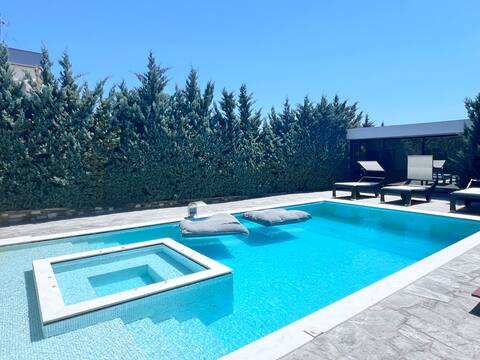 Olivujoj - Deluxe Villa with Detached Pool House