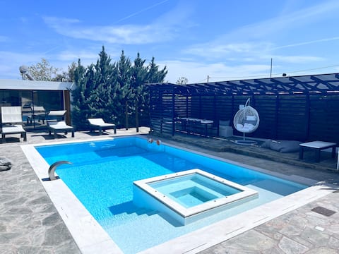 Olivujoj - Deluxe Villa with Detached Pool House